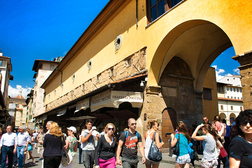 Ponte Vecchio, on the inside