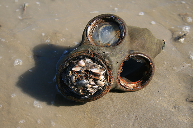 british-gas-mask-found-on-the-beach-at-dunkirk-in-2009-small